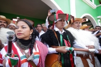 Jueves 28 de julio del 2016. San Juan Chamula. Mateo Gómez Gómez recibe esta mañana el bastón de mando Chamula según los usos y costumbres de las comunidades y parajes de esta localidad de los altos de Chiapas. El nuevo presidente junto con las nuevas aut