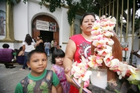 Especial / El Carret�n de San Pascualito / El culto a San Pascual Baylon se lleva a cabo en el tradicional barrio de San Pascualito Rey en el centro de Tuxtla donde la cofrad�a Zoque se encarga de la organizaci�n de los festejos. La tradici�n ind�gena rel