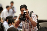 Martes 11 de noviembre del 2014. Tuxtla Gutiérrez. Los fotógrafos en el congreso del estado.