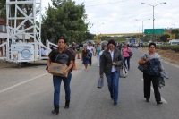 Foto/AEG. Jueves 10 de febrero. Las molestias ocasionadas por el bloqueo de la autopista Tuxtla-San Cristóbal se extendió por varias horas este medio día.