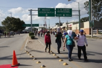Miércoles 5 de noviembre del 2014. Tuxtla Gutiérrez, Aspectos de los bloqueos y manifestaciones de estudiantes y maestros realizadas en apoyo a los desaparecidos de Ayotzinapa.