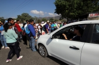 Lunes 14 de enero del 2013.  Tuxtla Gutiérrez, Chiapas. Maestros de la Sección VII del sindicato magisterial afiliados a la coordinadora nacional de trabajadores de la educación en Chiapas realizan bloqueos en las entradas y salidas de las principales ciu