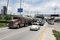 Miércoles 13 de julio del 2016. Tuxtla Gutiérrez. Integrantes de la Asamblea Popular Democrática y de la sección 40 de Sindicato Estatal de Maestros inician este medio día el bloqueo selectivo (a transportistas de productos al mayoreo dejando pasar a vehí