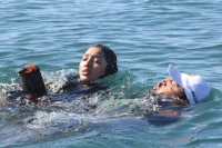 11 de diciembre. Peregrinos nadan en las costas chiapanecas.