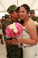 Viernes 27 de julio del 2012. Tuxtla Gutiérrez, Chiapas. Autoridades civiles y de la VII Región Militar dan fe de la boda colectiva que une a 50 familias con elementos del ejercito mexicano esta mañana. Viernes 27 de julio del 2012. Tuxtla Gutiérrez, Chiapas. Autoridades civiles y de la VII Región Militar dan fe de la boda colectiva que une a 50 familias con elementos del ejercito mexicano esta mañana.