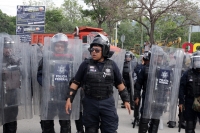 Domingo 5 de junio del 2016. Tuxtla Gutiérrez. De los enfrentamientos entre las corporaciones policiacas y el movimiento magisterial en la capital del estado de Chiapas.