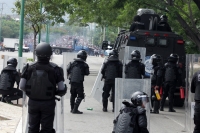 Domingo 5 de junio del 2016. Tuxtla Gutiérrez. De los enfrentamientos entre las corporaciones policiacas y el movimiento magisterial en la capital del estado de Chiapas.