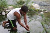 Martes 16 de mayo del 2017. Suchiapa, Chiapas. Habitantes de la comunidad Pac� del municipio de Suchiapa intentan limpiar los peces muertos que contaminan la regi�n por las descargas de aguas residuales al rio que atraviesa esta comunidad de la depresi�n 