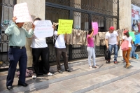 Miércoles 13 de mayo del 2015. Tuxtla Gutiérrez. Brigadistas de la Cruzada Nacional contra el Hambre protestan exigiendo el pago de varios meses de salario en Chiapas