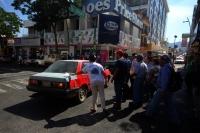 Martes 6 de diciembre del 2016. Tuxtla Gutiérrez. Burócratas protestan cerrando las vialidades en que comunican a la plaza central en la capital de Chiapas.