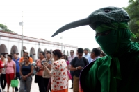 Domingo 26 de junio del 2016. Chiapa de Corzo. La Danza del Colibrí o Burrioncito. Esta danza de origen prehispánico es representada por jóvenes chiapacorceños en la víspera de la celebración de San Pedro en esta rivereña ciudad colonial. Los danzantes re