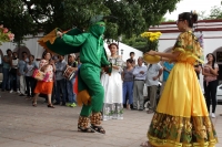 Domingo 26 de junio del 2016. Chiapa de Corzo. La Danza del Colibrí o Burrioncito. Esta danza de origen prehispánico es representada por jóvenes chiapacorceños en la víspera de la celebración de San Pedro en esta rivereña ciudad colonial. Los danzantes re