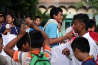 Lunes 25 de julio del 2016. Suchiapa. La Danza del Caballo Blanco o Nandayuli. Durante los festejos de Santa Ana en esta comunidad, los jóvenes bailan acompañados del ritmo de la carrizo y tambores en un vaivén frenético entre quienes representan caballos