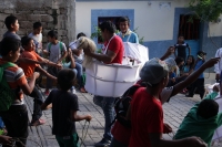 Lunes 25 de julio del 2016. Suchiapa. La Danza del Caballo Blanco o Nandayuli. Durante los festejos de Santa Ana en esta comunidad, los jóvenes bailan acompañados del ritmo de la carrizo y tambores en un vaivén frenético entre quienes representan caballos