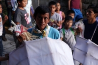 Lunes 25 de julio del 2016. Suchiapa. La Danza del Caballo Blanco o Nandayuli. Durante los festejos de Santa Ana en esta comunidad, los jóvenes bailan acompañados del ritmo de la carrizo y tambores en un vaivén frenético entre quienes representan caballos