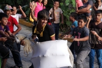 Lunes 25 de julio del 2016. Suchiapa. La Danza del Caballo Blanco o Nandayuli. Durante los festejos de Santa Ana en esta comunidad, los jóvenes bailan acompañados del ritmo de la carrizo y tambores en un vaivén frenético entre quienes representan caballos