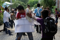 Lunes 25 de julio del 2016. Suchiapa. La Danza del Caballo Blanco o Nandayuli. Durante los festejos de Santa Ana en esta comunidad, los jóvenes bailan acompañados del ritmo de la carrizo y tambores en un vaivén frenético entre quienes representan caballos Lunes 25 de julio del 2016. Suchiapa. La Danza del Caballo Blanco o Nandayuli. Durante los festejos de Santa Ana en esta comunidad, los jóvenes bailan acompañados del ritmo de la carrizo y tambores en un vaivén frenético entre quienes representan caballos