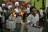 Lunes 25 de julio del 2016. Suchiapa. La Danza del Caballo Blanco o Nandayuli. Durante los festejos de Santa Ana en esta comunidad, los jóvenes bailan acompañados del ritmo de la carrizo y tambores en un vaivén frenético entre quienes representan caballos
