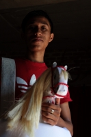 Martes 23 de julio del 2019. Suchiapa. La elaboración del Caballito de Ñumbañulí, Los ancianos ayudan a los jóvenes a elaborar el Caballo Blanco durante los días previos a las festividades patronales de Santa Ana en la comunidad de Suchiapa.