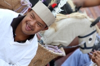 Sábado 11 de abril del 2015. Chiapa de Corzo. La danza del Ñumbañilí. Los jóvenes participantes de la Danza del Caballito se preparan este medio día para participar en el ritual prehispánico en honor a San Vicente Ferrer, a quien algunos de los frailes do