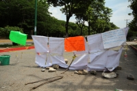 Jueves 3 de octubre del 2013. Tuxtla Gutiérrez. Los accesos a las entradas de los planteles del Cobach 13 y 33 permanecen bloqueadas por alumnos que se suman al movimiento magisterial chiapaneco.