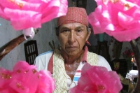 Lunes 20 de junio (40 fotos) Los participantes de la danza del Calalá visten tocados color azul y adornan sus cabezas con paliacates para identificarse con la usanza de los pueblos orginales de la depresión central de Chiapas. Esta festividad tiene su pun Lunes 20 de junio (40 fotos) Los participantes de la danza del Calalá visten tocados color azul y adornan sus cabezas con paliacates para identificarse con la usanza de los pueblos orginales de la depresión central de Chiapas. Esta festividad tiene su pun