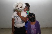 Domingo 1 de noviembre del 2015. Tuxtla Gutiérrez. La iconografía del Día de Muertos se llena del sincretismo de las comunidades de Chiapas presentando características propias de la culturización que se apropia de sus festividades.