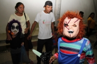 Domingo 1 de noviembre del 2015. Tuxtla Gutiérrez. La iconografía del Día de Muertos se llena del sincretismo de las comunidades de Chiapas presentando características propias de la culturización que se apropia de sus festividades.