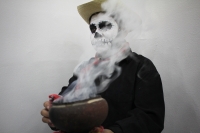 Tuxtla Gutiérrez. Alumnos de diferentes escuelas participan en los bailables que se presentan, durante las festividades del Día de Muertos en el Museo de Antropología de Chiapas.