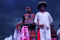 Jueves 15 de septiembre del 2016. Chiapa de Corzo. Al inicio de la noche mexicana en esta colonial ciudad del sureste de México, los grupos dancísticos de las 8 regiones oaxaqueñas realizan las danzas ceremoniales de La Calenda durante las celebraciones d