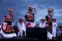 Jueves 15 de septiembre del 2016. Chiapa de Corzo. Al inicio de la noche mexicana en esta colonial ciudad del sureste de México, los grupos dancísticos de las 8 regiones oaxaqueñas realizan las danzas ceremoniales de La Calenda durante las celebraciones d