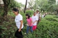 Viernes 8 de noviembre del 2013. Chiapa de Corzo. Pobladores de la Ribera Cahuare se manifiestan esta mañana para anunciar las medidas de protesta que realizaran en las siguientes semanas para exigir la intervención estatal para controlar la contaminación