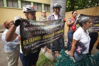 Lunes 29 de agosto del 2016. Tuxtla Gutiérrez. La clausura simbólica por ciudadanos que piden ser escuchados en la obra de la remodelación de la Calzada de los Hombres Ilustres.