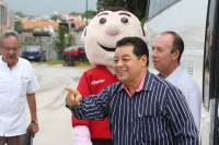 L unes 22 de julio del 2012. Tuxtla Gutiérrez, Chiapas. Autoridades académicas de la UNICACH firman el convenio de donación que la empresa OCC realiza para entregar un autobús de pasajeros a esta universidad chiapaneca. L unes 22 de julio del 2012. Tuxtla Gutiérrez, Chiapas. Autoridades académicas de la UNICACH firman el convenio de donación que la empresa OCC realiza para entregar un autobús de pasajeros a esta universidad chiapaneca.