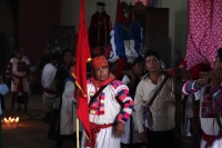 Jueves 11 de agosto del 2016. San Juan Cancuc. Las autoridades tradicionales de la etnia Tsental llevan en procesión las imágenes religiosas desde la iglesia de esta comunidad ubicada entre la zona Altos y Selva
