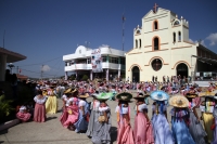 Viernes 1 de febrero el 2109. San Fernando. El baile de Yomo Etze es realizado durante el recorrido de Las Candelarias  en las sinuosas calles al inicio de los festejos del segundo mes de año