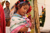 Lunes 30 de enero del 2017. Tuxtla Gutiérrez. La Virgen de Candelaria. La comunidad Zoque se reúne desde la madrugada para iniciar el recorrido de las tres Vírgenes de Copoya las cuales recorren bailando y gritando vivas acompañados de los sones tradicion