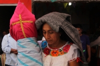 Lunes 30 de enero del 2017. Tuxtla Gutiérrez. La Virgen de Candelaria. La comunidad Zoque se reúne desde la madrugada para iniciar el recorrido de las tres Vírgenes de Copoya las cuales recorren bailando y gritando vivas acompañados de los sones tradicion