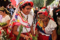 Lunes 30 de enero del 2017. Tuxtla Gutiérrez. La Virgen de Candelaria. La comunidad Zoque se reúne desde la madrugada para iniciar el recorrido de las tres Vírgenes de Copoya las cuales recorren bailando y gritando vivas acompañados de los sones tradicion