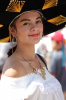 Lunes 1 de febrero del 2016. San Fernando. La Danza de Las Candelarias. Las bellas mujeres de la comunidad indígena Zoque de esta localidad ubicada a 14 kilómetros de la capital del estado de Chiapas bailan por las calles vistiendo el traje típico adornad