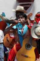 Domingo 2 de marzo del 2014. San Miguel Huixtan, Chiapas. Indígenas Tsotsiles y tsentales asentados en este municipio de los altos de Chiapas, presentan las danzas tradicionales correspondientes al Carnaval este medio día en la plaza de esta comunidad de 