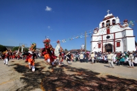 Domingo 2 de marzo del 2014. San Miguel Huixtan, Chiapas. Indígenas Tsotsiles y tsentales asentados en este municipio de los altos de Chiapas, presentan las danzas tradicionales correspondientes al Carnaval este medio día en la plaza de esta comunidad de 