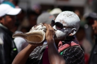 Domingo 15 de febrero del 2015. San Miguel Huixtan. Los danzantes de las comunidades de Huixtan realizan la representación de la danza de Carnaval este medio día en esta comunidad de los altos de Chiapas donde se reúnen celebrando los días previos a la cu