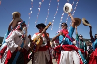 Domingo 15 de febrero del 2015. San Miguel Huixtan. Los danzantes de las comunidades de Huixtan realizan la representación de la danza de Carnaval este medio día en esta comunidad de los altos de Chiapas donde se reúnen celebrando los días previos a la cu