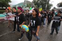Lunes 10 de agosto del 2015. Tuxtla Gutiérrez. Jóvenes chiapanecos marchan esta tarde hacia el centro de la ciudad en contra del asesinato de mujeres en México, protesta derivada de la cercanía con las víctimas de la Col. Narvarte en la ciudad de México