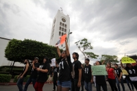 Lunes 10 de agosto del 2015. Tuxtla Gutiérrez. Jóvenes chiapanecos marchan esta tarde hacia el centro de la ciudad en contra del asesinato de mujeres en México, protesta derivada de la cercanía con las víctimas de la Col. Narvarte en la ciudad de México