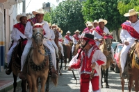 Domingo 24 de junio del 2018. Tuxtla Gutiérrez. El Carrerante de palo. Los Carrerantes recorren las calles de la Antigua San Bartolomé de los Llanos cabalgando por las diferentes calles que comunican las iglesias de San Pedro y San Sebastián en varia Domingo 24 de junio del 2018. Tuxtla Gutiérrez. El Carrerante de palo. Los Carrerantes recorren las calles de la Antigua San Bartolomé de los Llanos cabalgando por las diferentes calles que comunican las iglesias de San Pedro y San Sebastián en varia