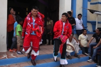 Lunes 19 de enero del 2014. Venustiano Carranza. Los indígenas tsotsiles de La Antigua San Bartolome de los Llanos (Venustiano Carranza) recorren en procesión las calles principales de esta comunidad de la depresión central de Chiapas para posteriormente 