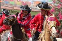Lunes 19 de enero del 2014. Venustiano Carranza. Los indígenas tsotsiles de La Antigua San Bartolome de los Llanos (Venustiano Carranza) recorren en procesión las calles principales de esta comunidad de la depresión central de Chiapas para posteriormente 