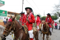 Martes 19 de enero del 2016. Venustiano Carranza. Los Carrerantes. El recorrido que se realiza a las iglesias de San Pedro y San Sebastián por los indígenas tsotsiles llena de colorido las calles de la localidad conocida como La Antigua San Bartolomé de l